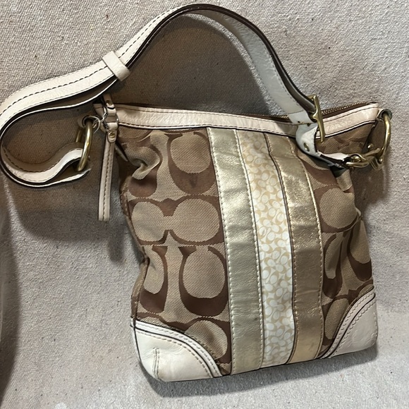 COACH Pretty Shoulder Bag With A Couple of Flaws - Picture 4 of 11